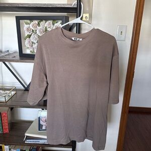 Uniqlo Taupe Long Sleeve Crewneck T-Shirt